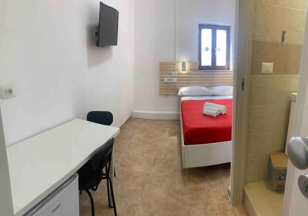 Miris Home Fast And Comfortable With Self Check In 8 Minutes Walk Near Naples Airport Zewnętrze zdjęcie