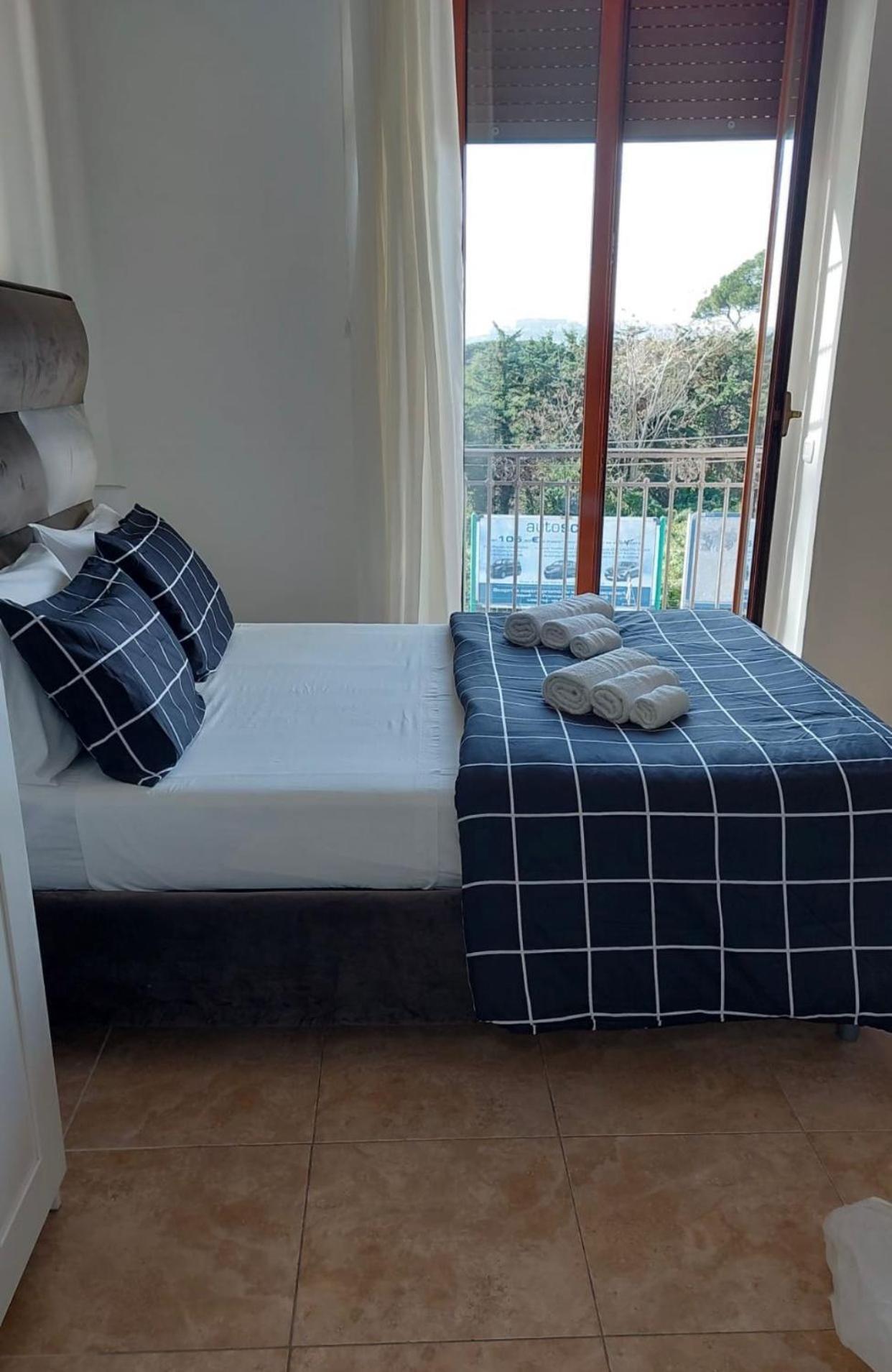 Miris Home Fast And Comfortable With Self Check In 8 Minutes Walk Near Naples Airport Zewnętrze zdjęcie