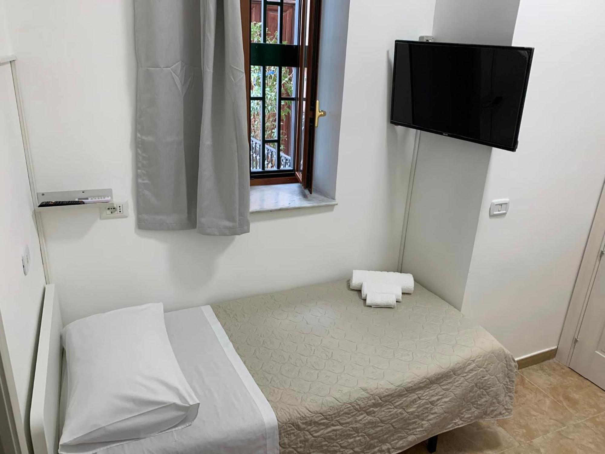 Miris Home Fast And Comfortable With Self Check In 8 Minutes Walk Near Naples Airport Zewnętrze zdjęcie